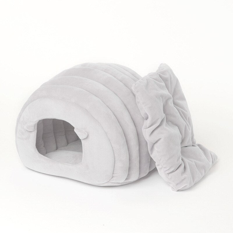 Winter Cat House With Litter