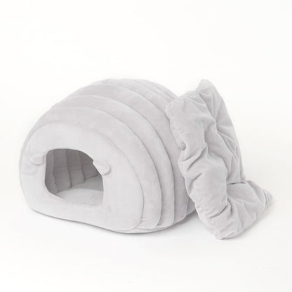 Winter Cat House With Litter