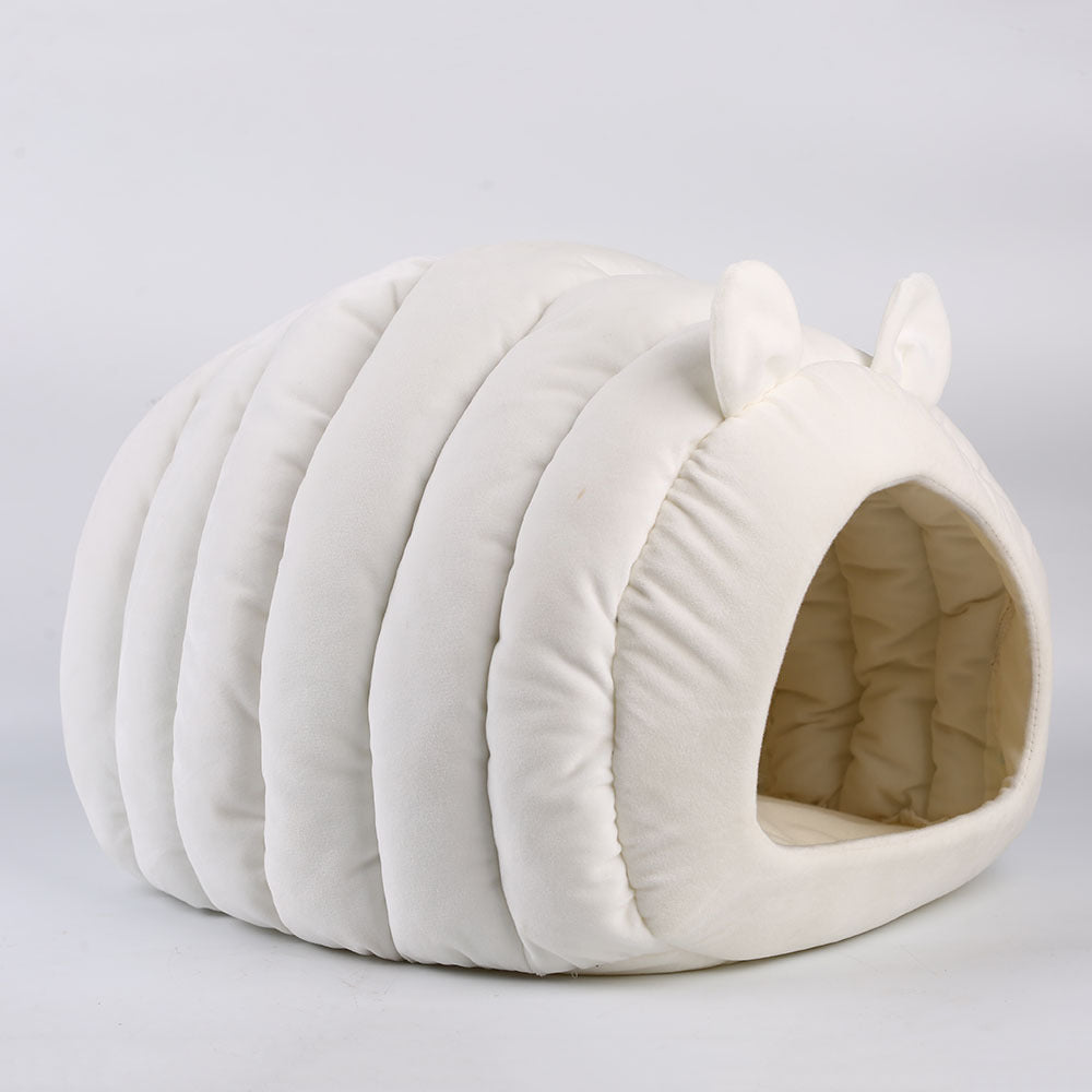 Winter Cat House With Litter